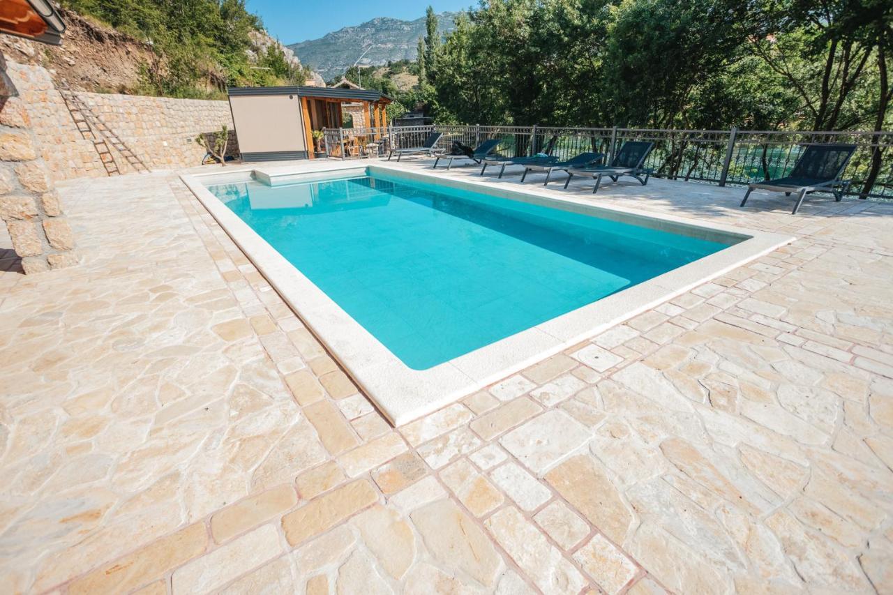 אוברובץ River Huts Zrmanja מראה חיצוני תמונה
