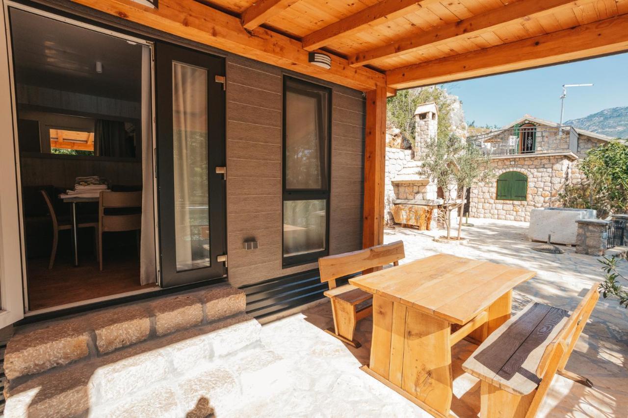 אוברובץ River Huts Zrmanja מראה חיצוני תמונה
