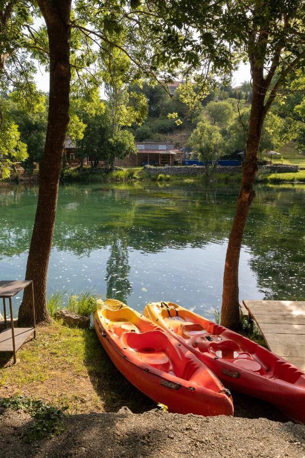 אוברובץ River Huts Zrmanja מראה חיצוני תמונה
