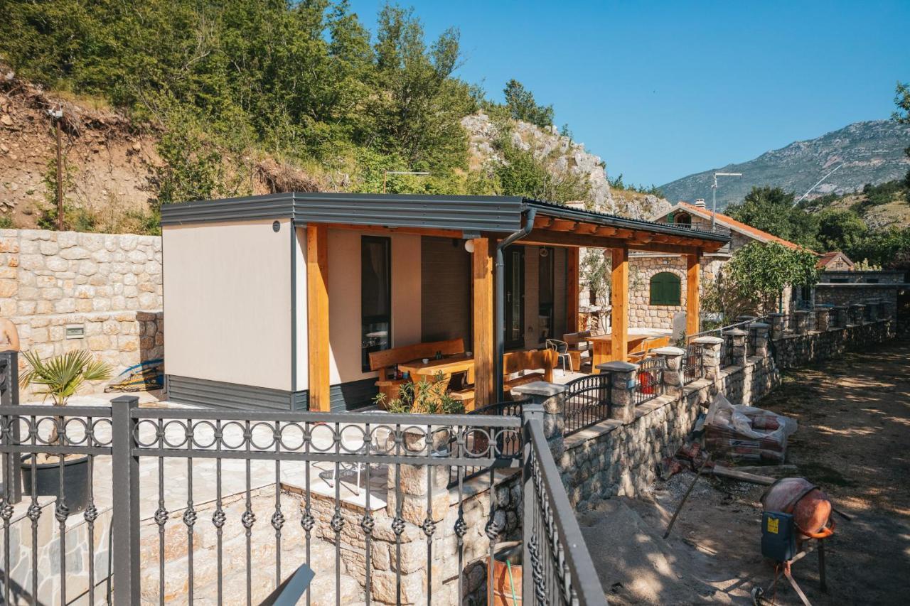 אוברובץ River Huts Zrmanja מראה חיצוני תמונה