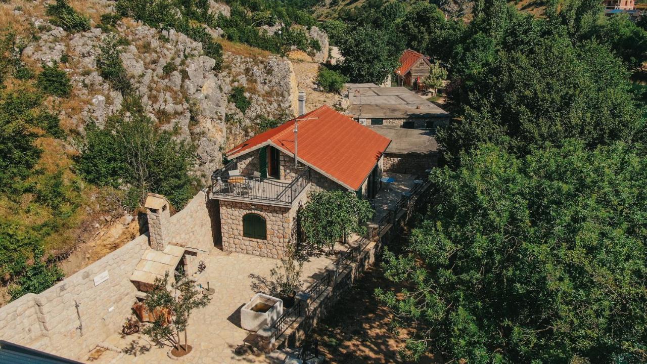 אוברובץ River Huts Zrmanja מראה חיצוני תמונה