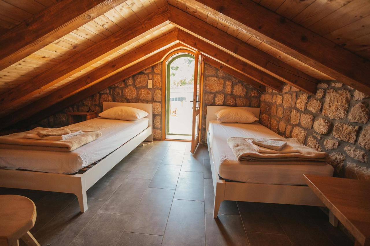 אוברובץ River Huts Zrmanja מראה חיצוני תמונה