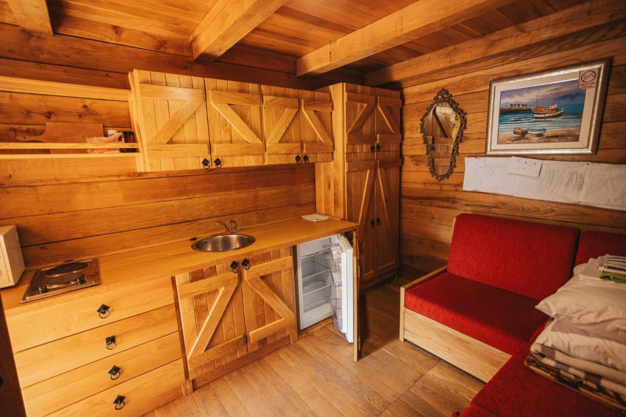 אוברובץ River Huts Zrmanja מראה חיצוני תמונה
