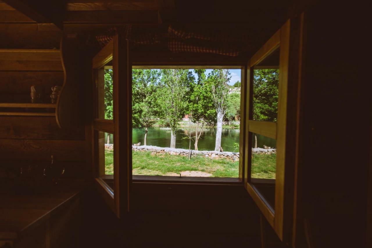 אוברובץ River Huts Zrmanja מראה חיצוני תמונה