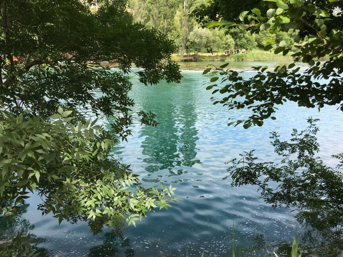 אוברובץ River Huts Zrmanja מראה חיצוני תמונה