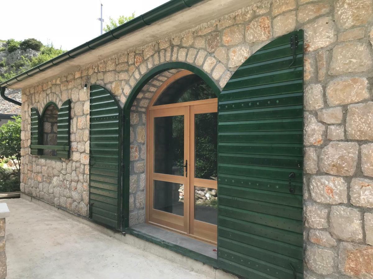 אוברובץ River Huts Zrmanja מראה חיצוני תמונה
